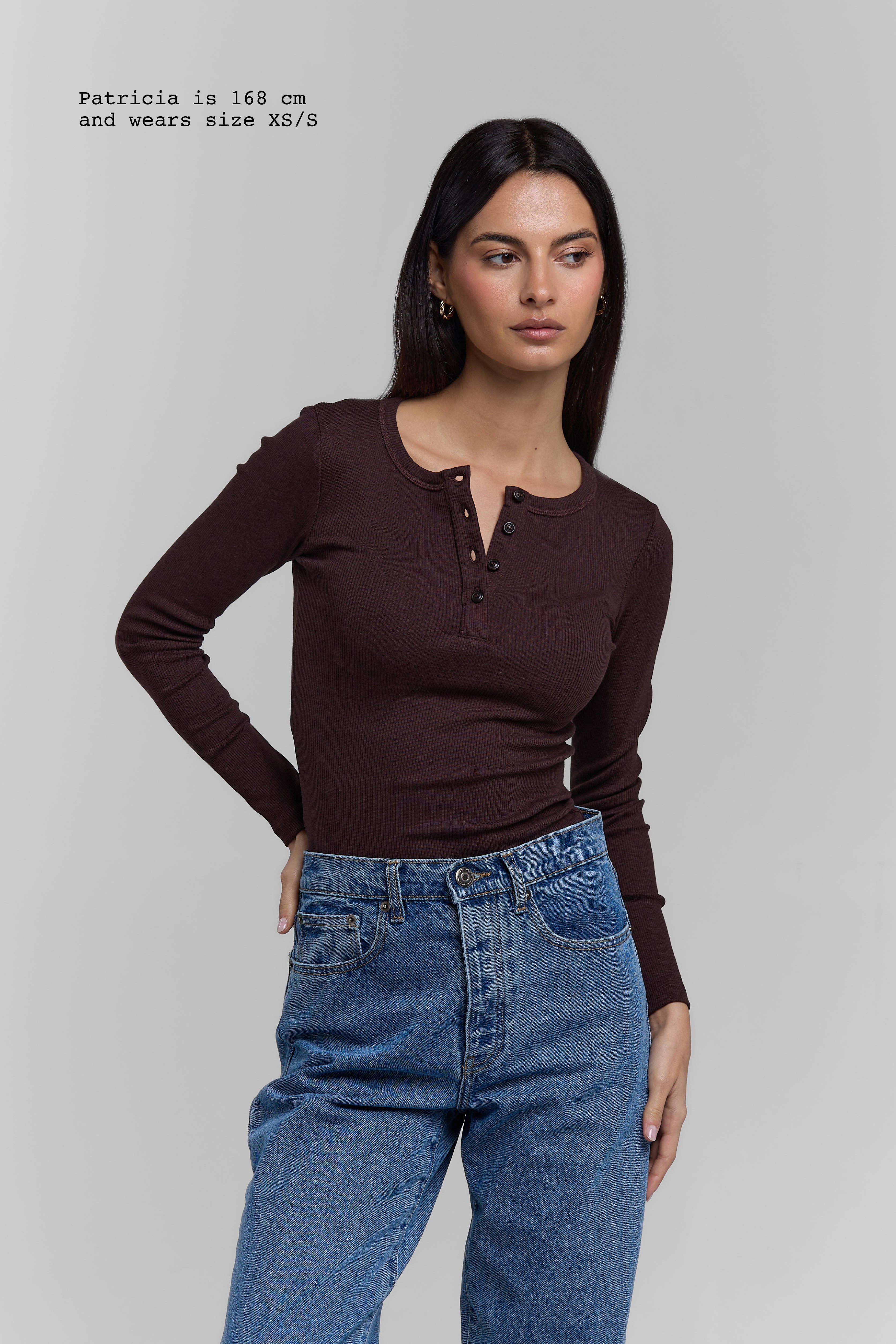RIBBED BUTTONED LONG SLEEVE TOP