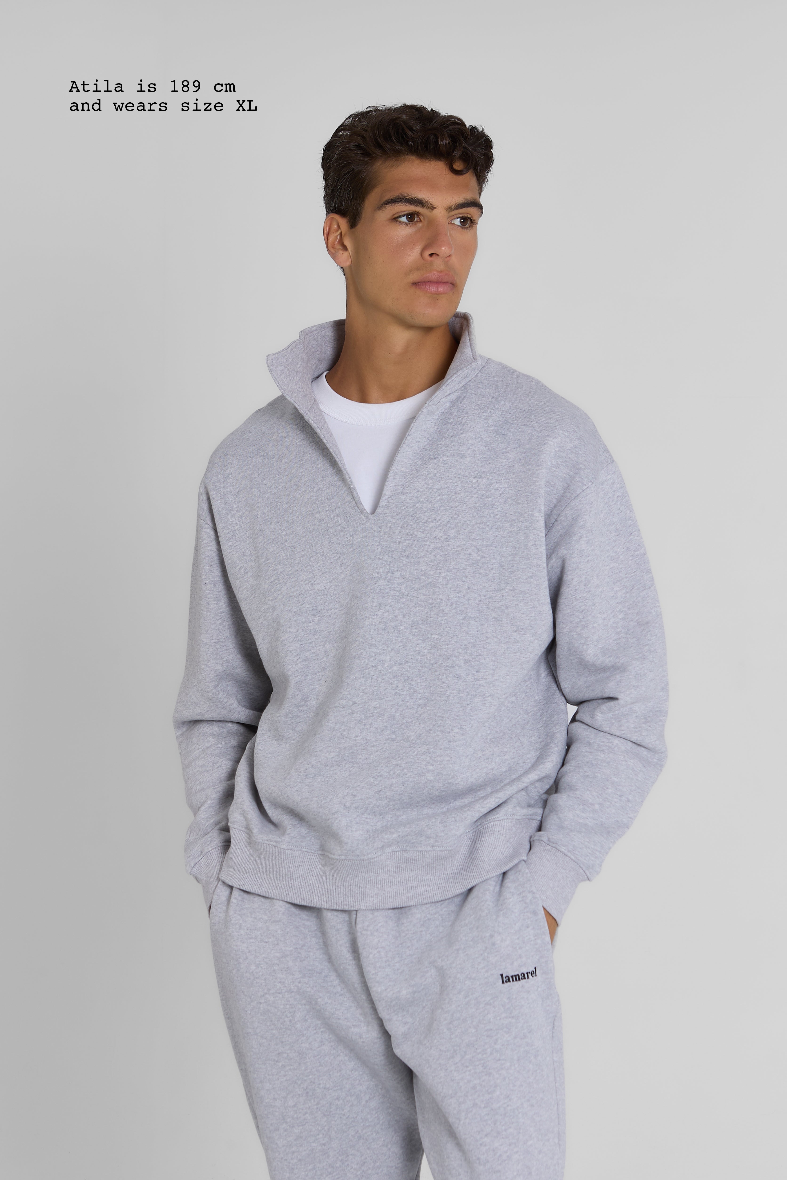 V-NECK SWEATER MEN