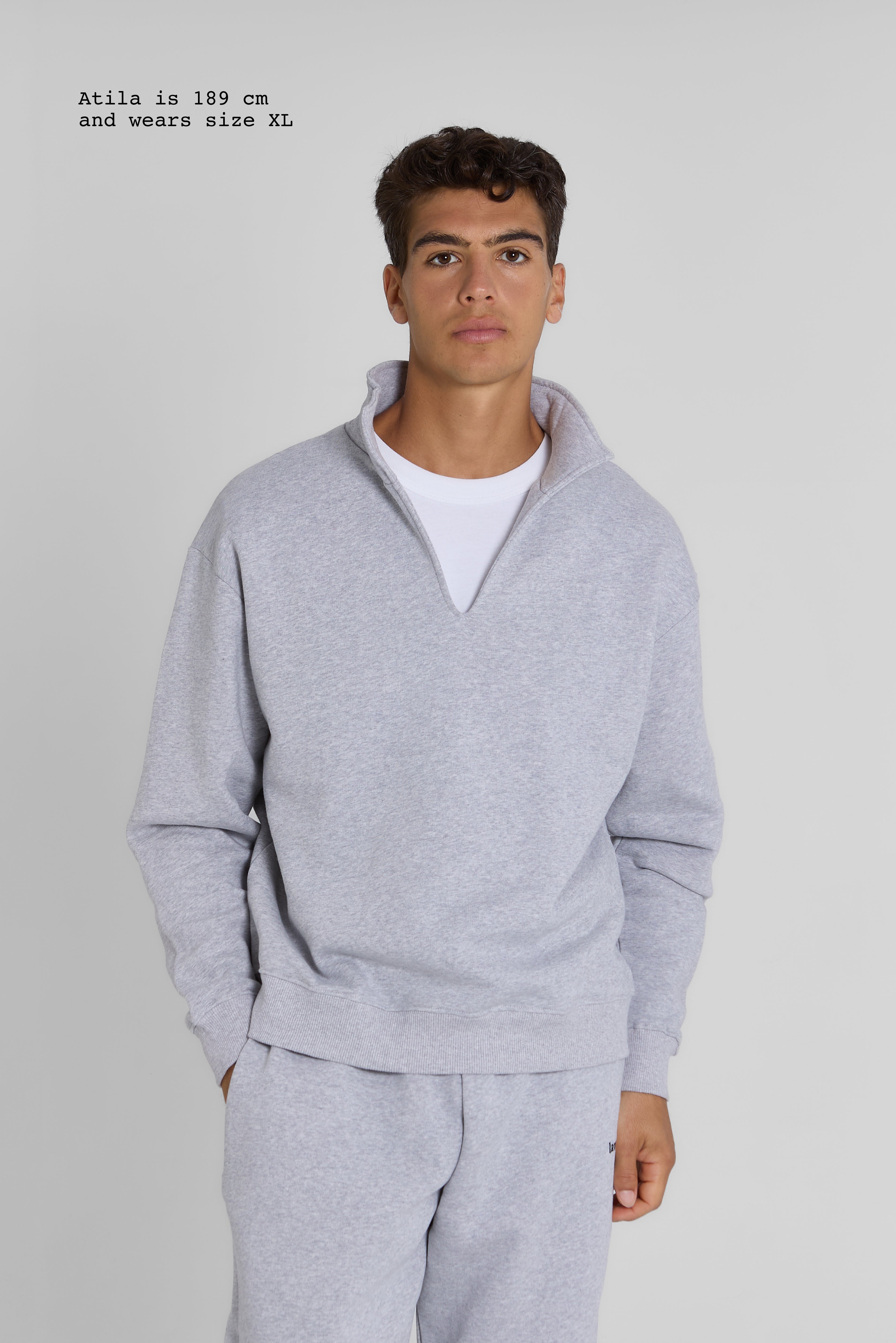 V-NECK SWEATER MEN
