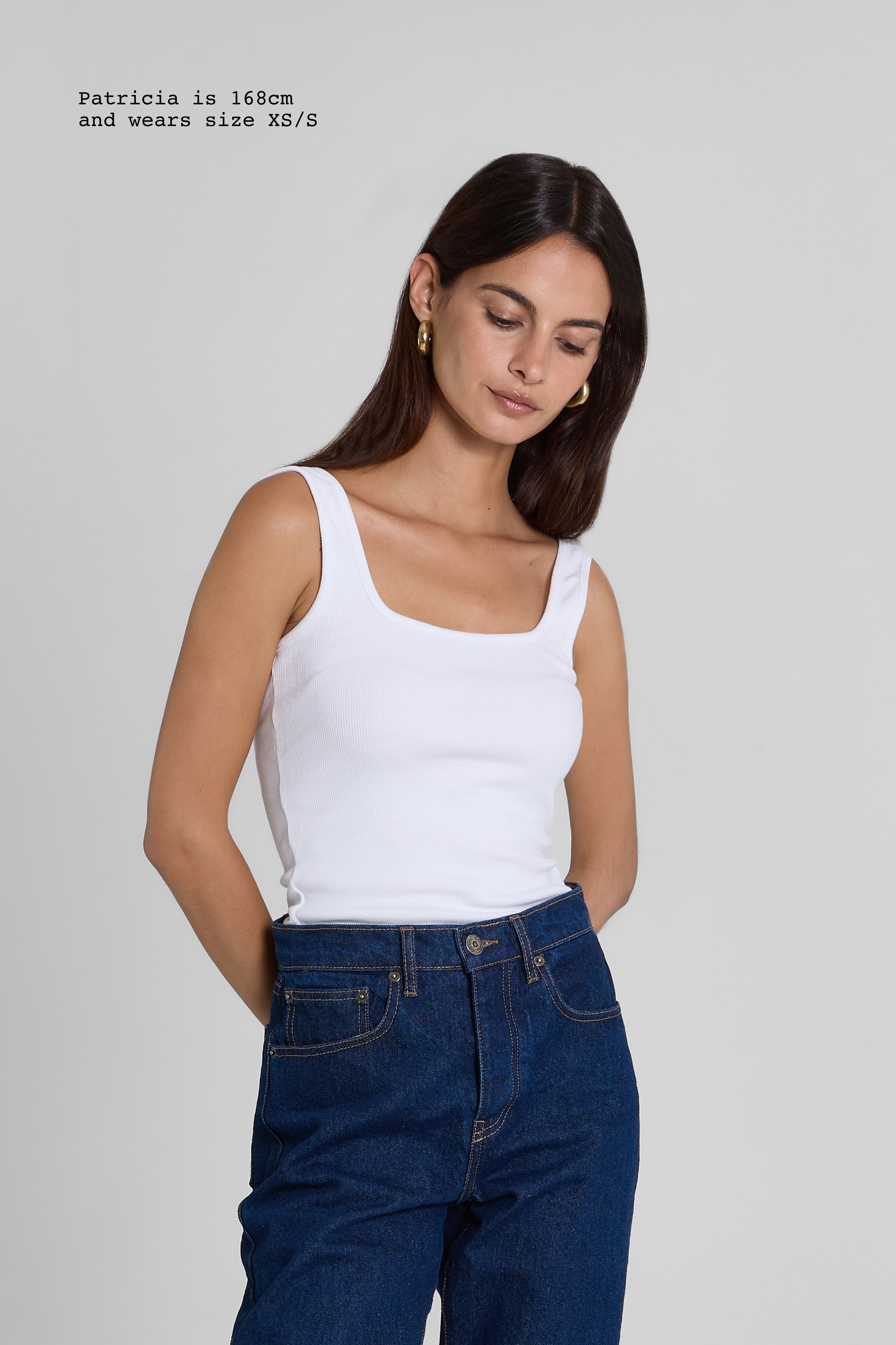 RIBBED SQUARED TOP