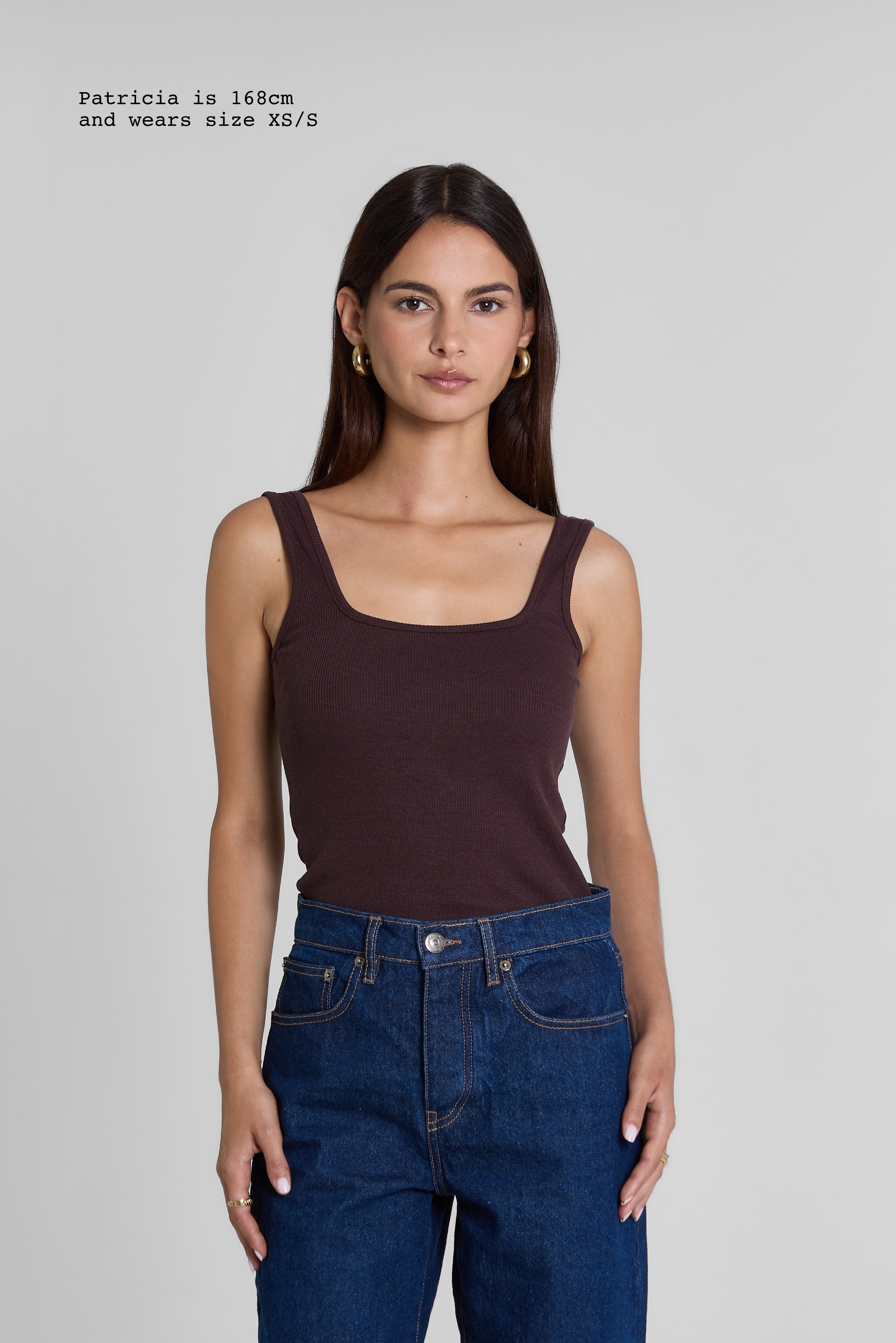 RIBBED SQUARED TOP