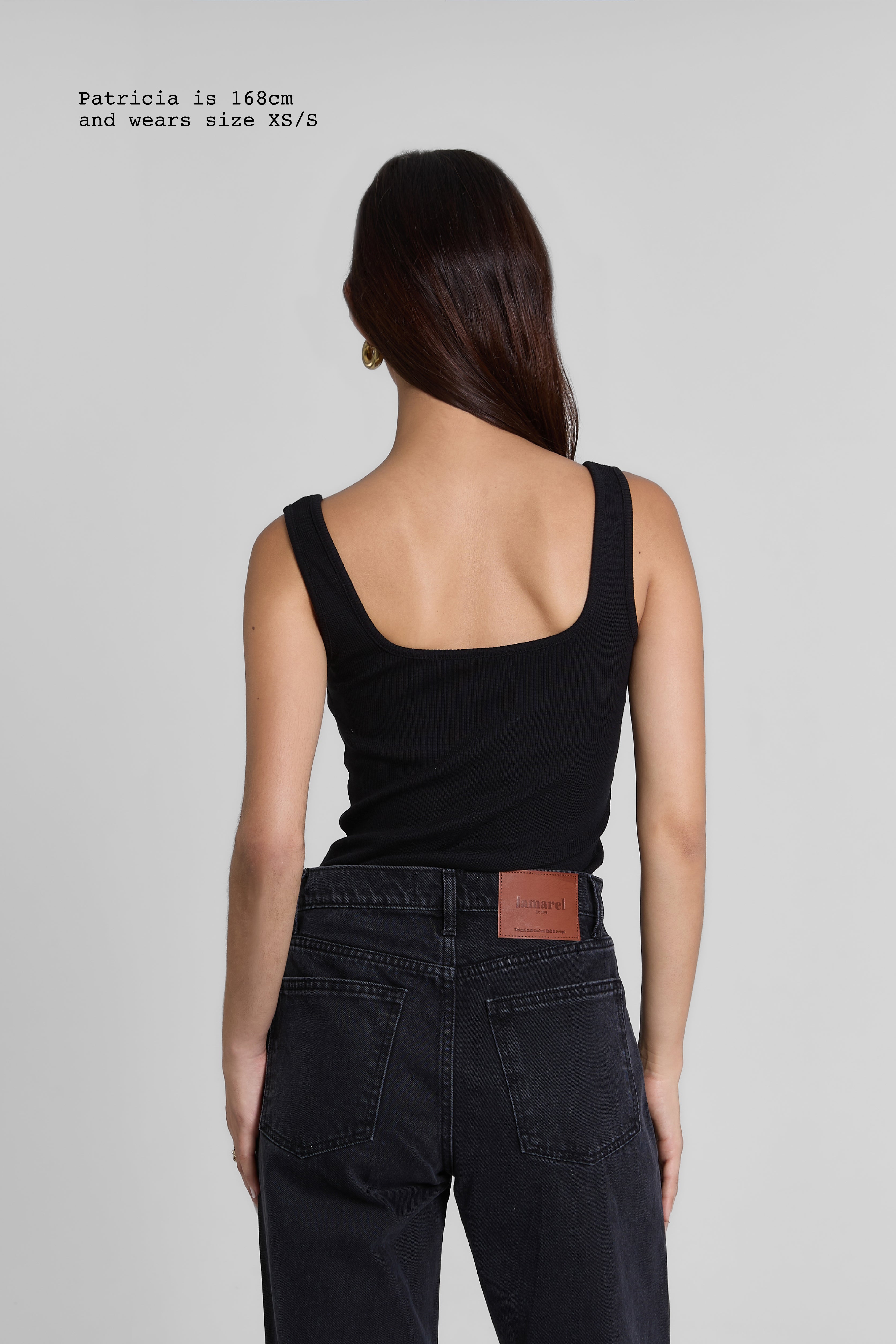 RIBBED SQUARED TOP