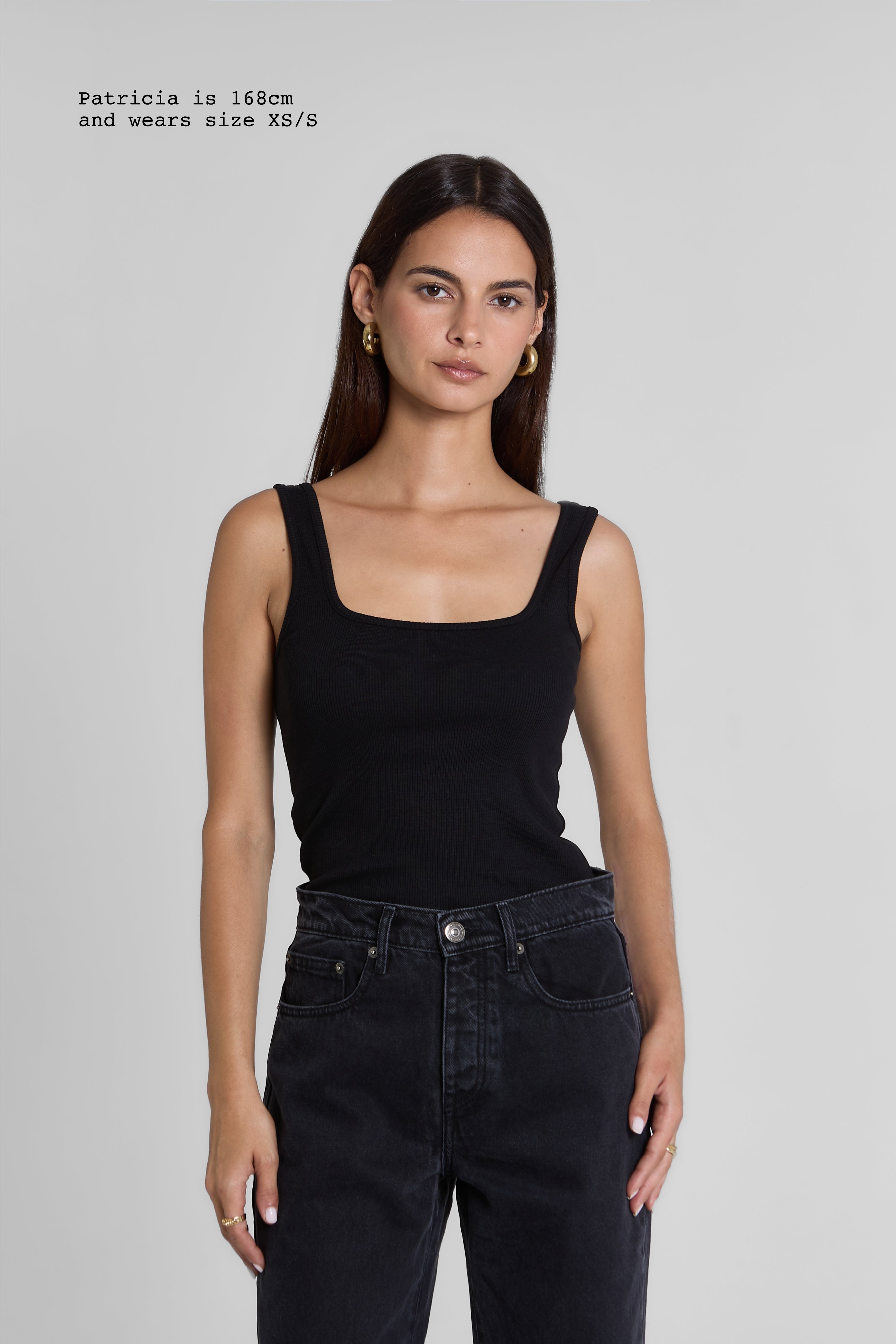 RIBBED SQUARED TOP