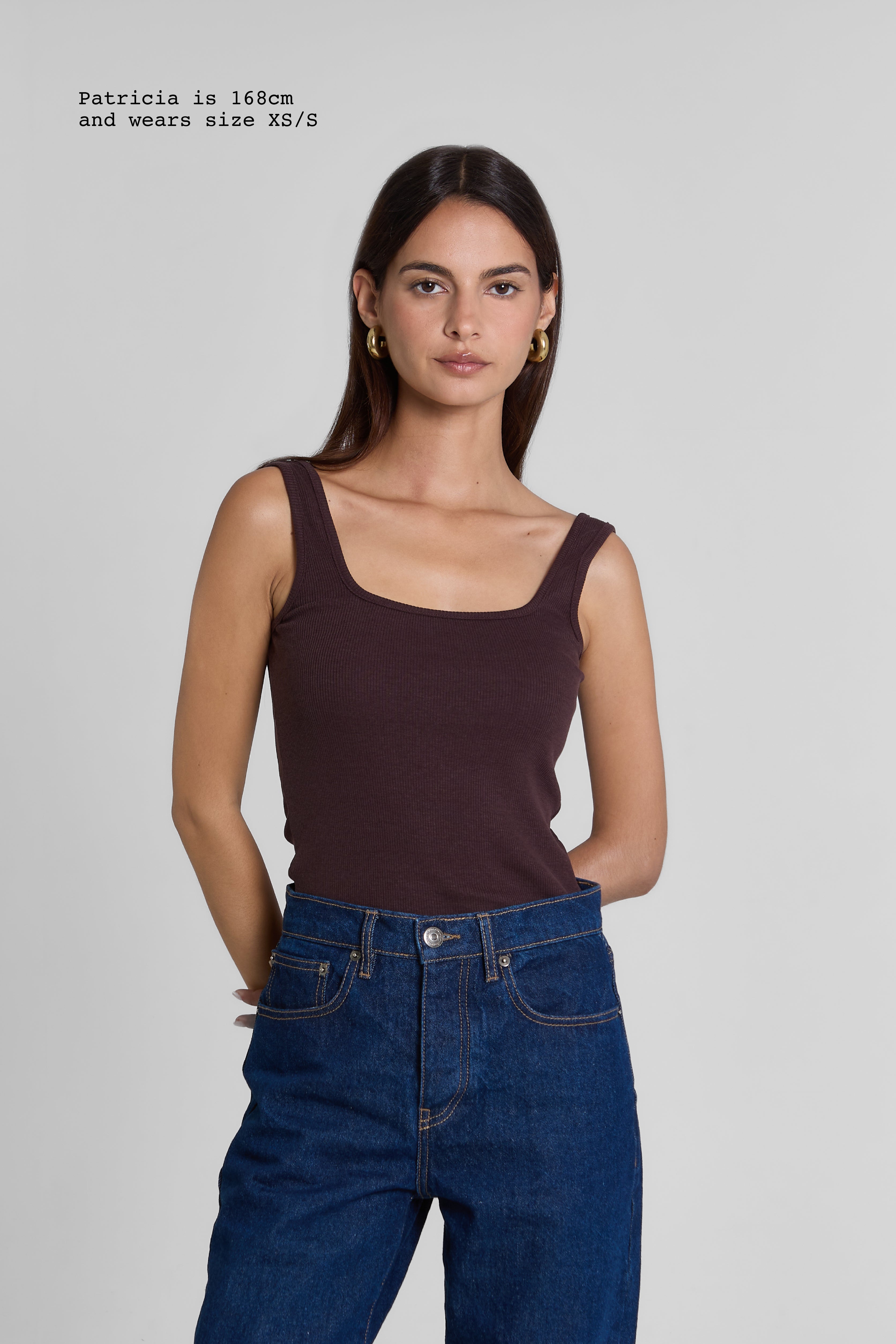 RIBBED SQUARED TOP