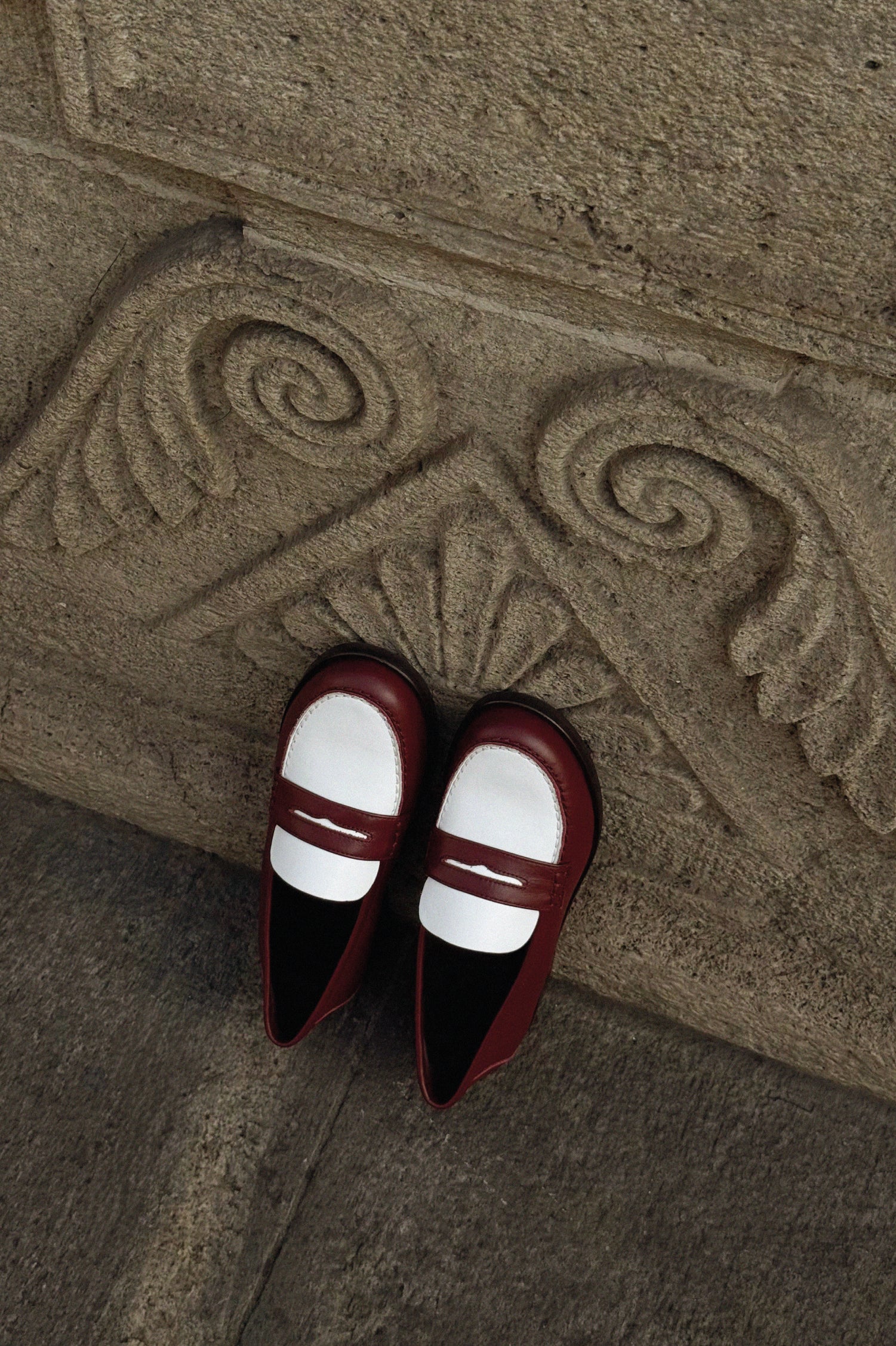 BI-COLOR LOAFERS