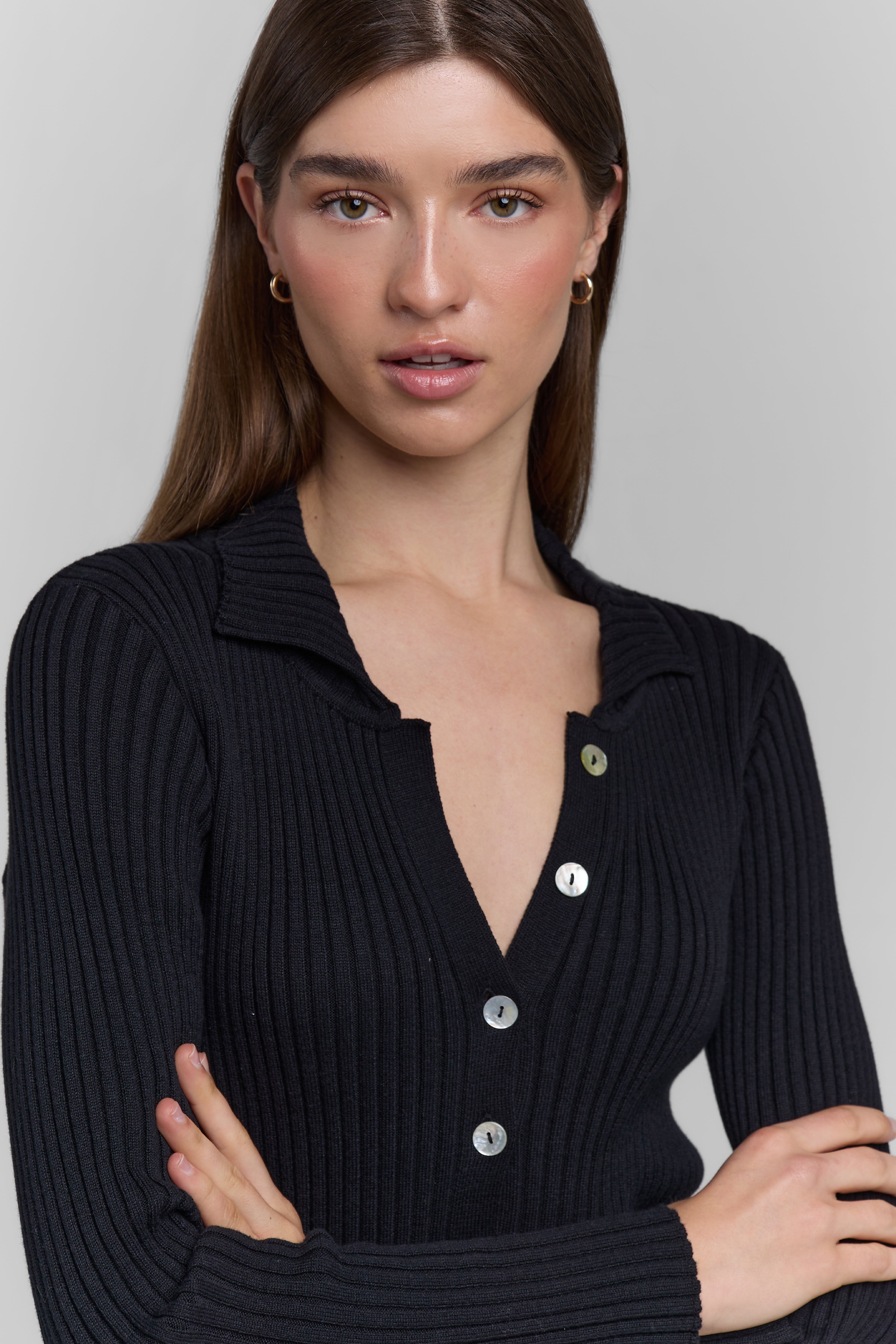 KNIT BUTTONED LONG SLEEVE TOP