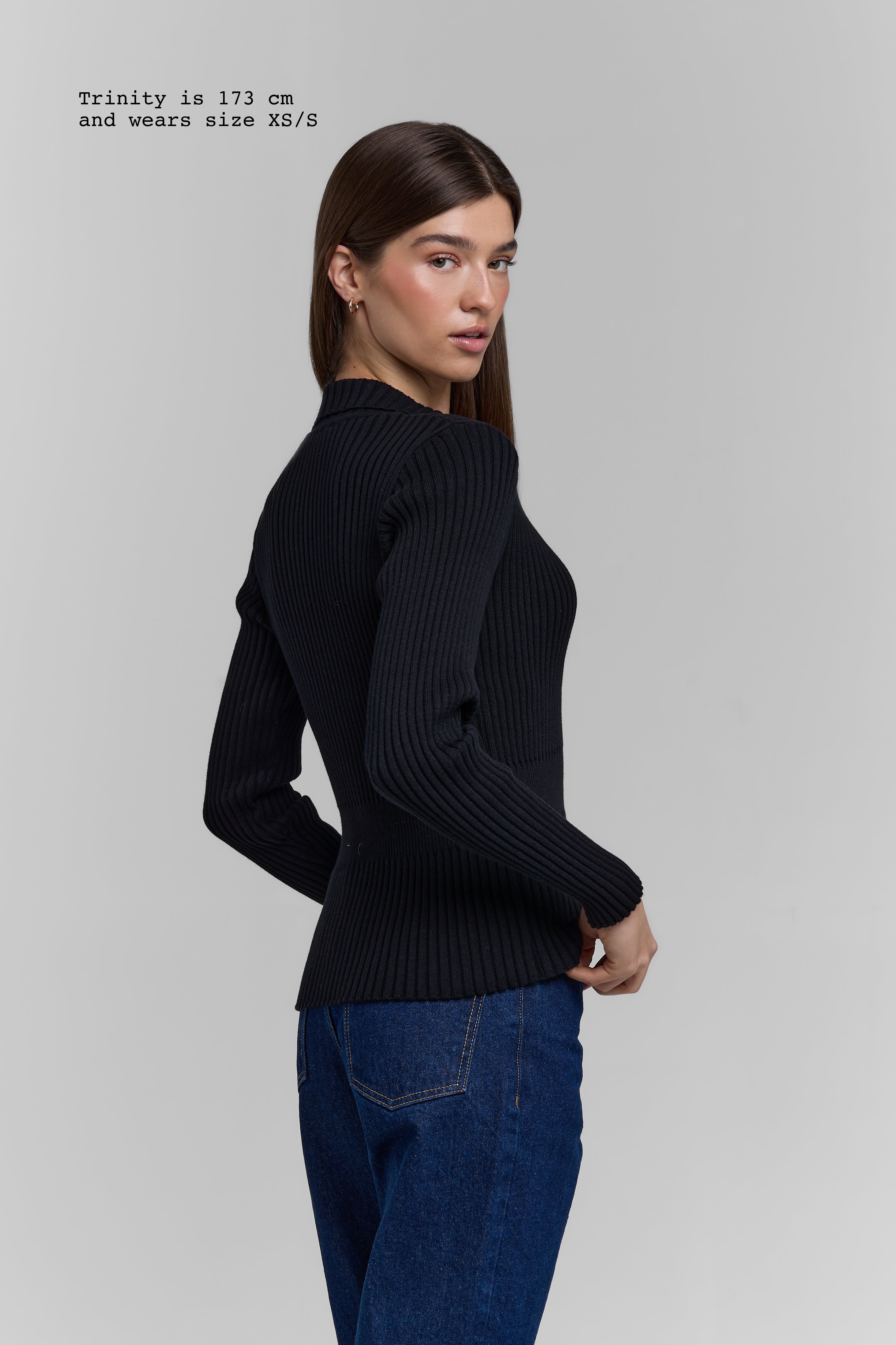 KNIT BUTTONED LONG SLEEVE TOP