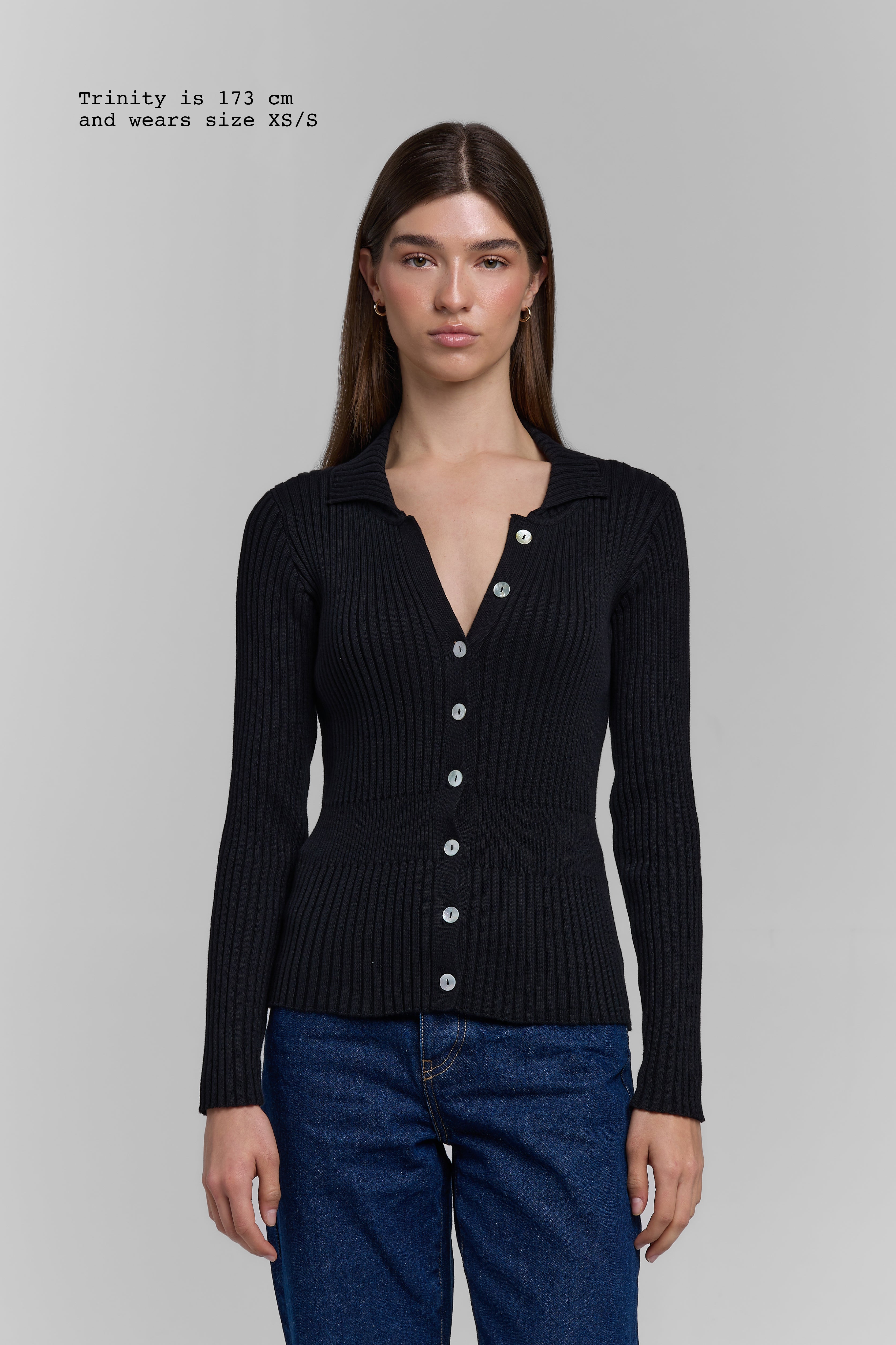 KNIT BUTTONED LONG SLEEVE TOP