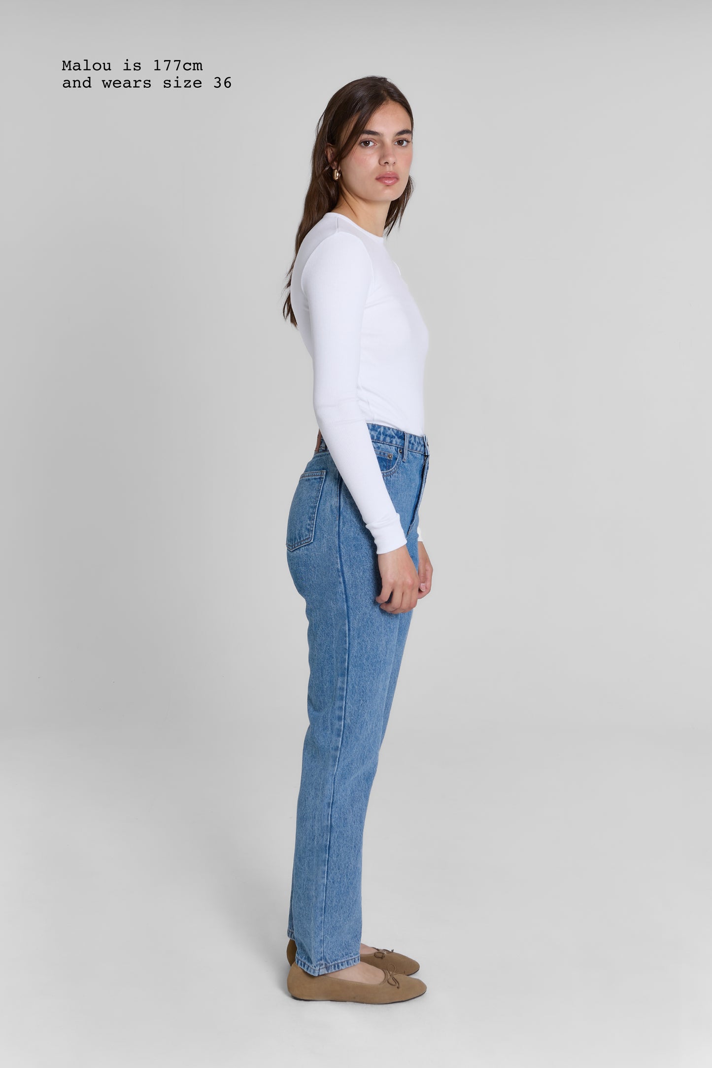 HIGH WAIST JEANS