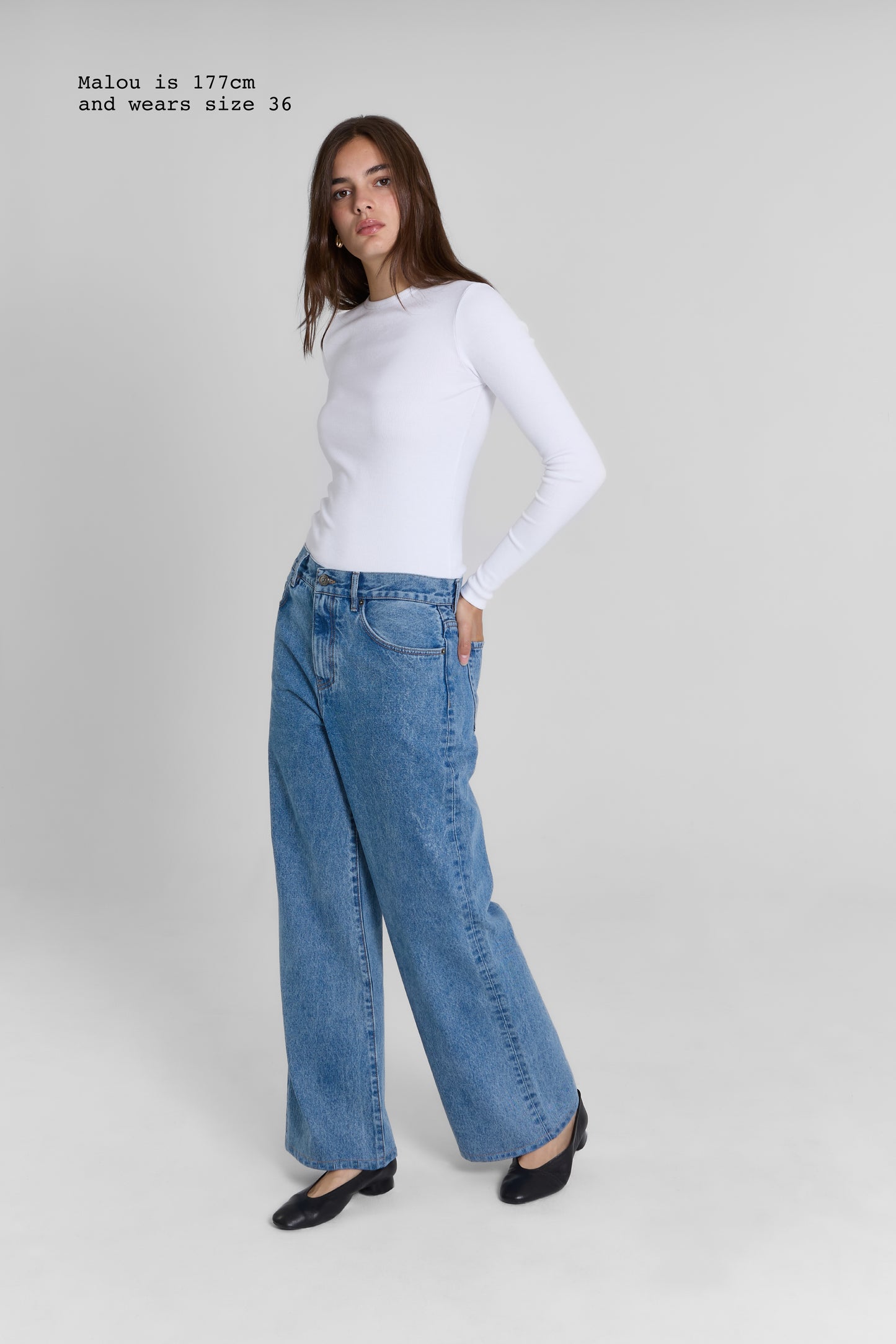 LOW WAIST JEANS