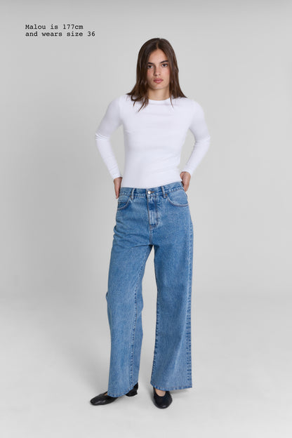 LOW WAIST JEANS