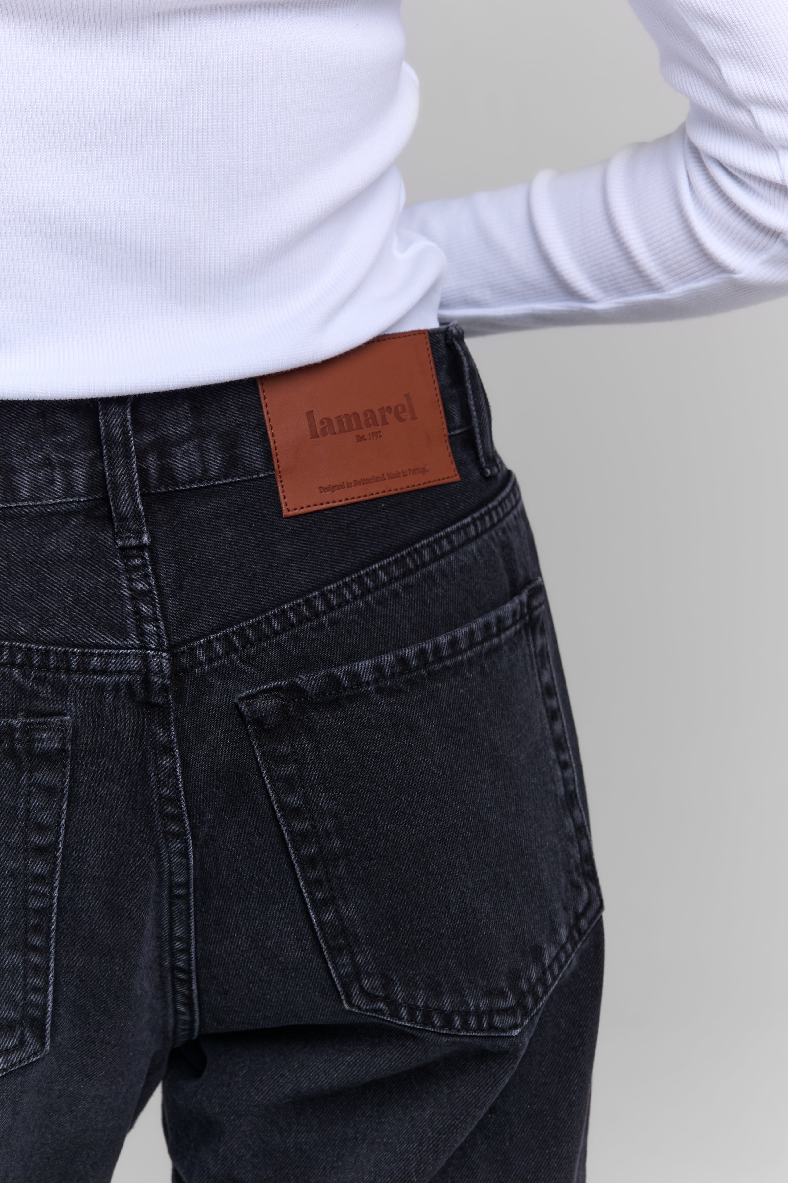 LOW WAIST JEANS