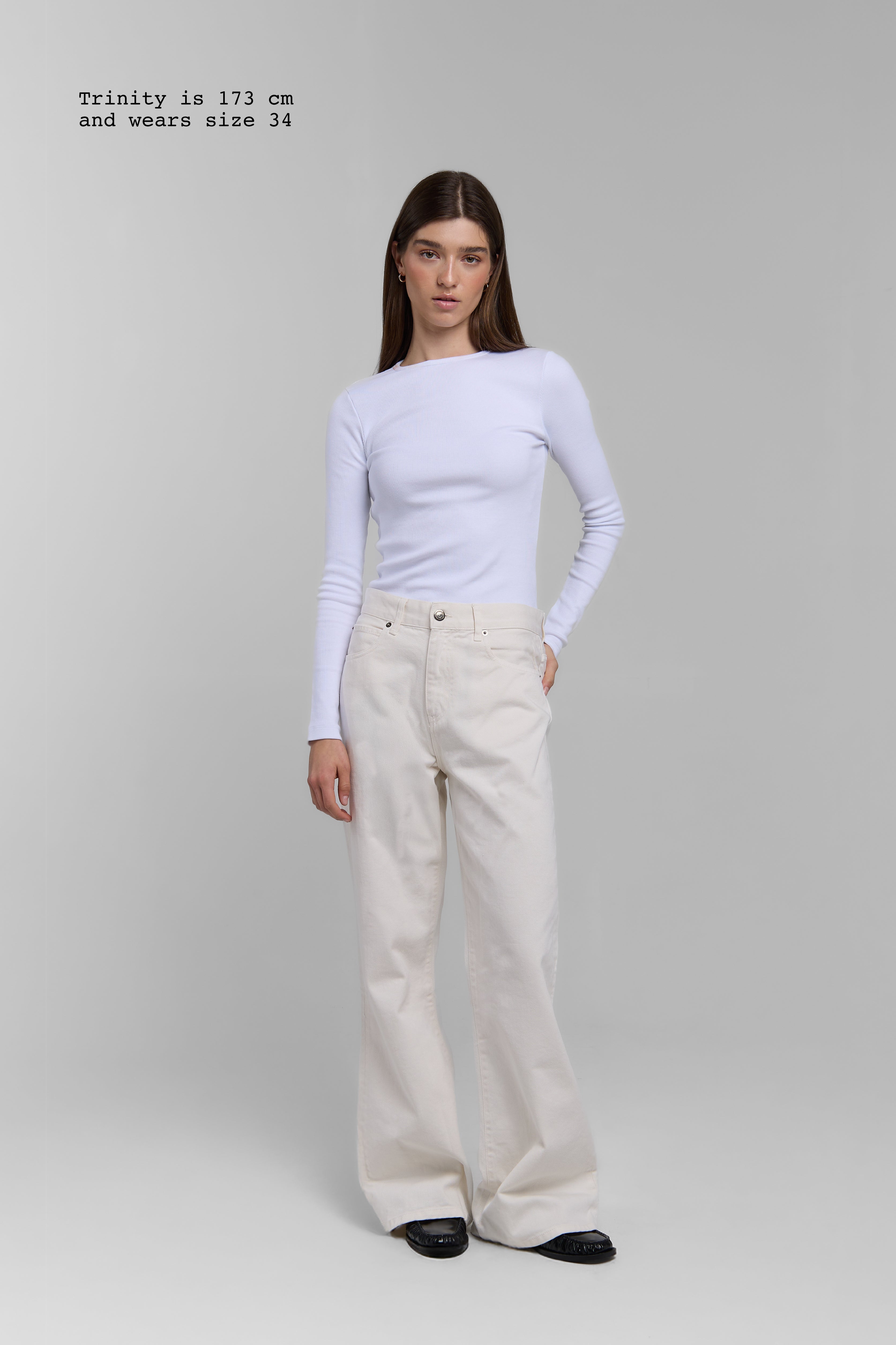 LOW WAIST JEANS