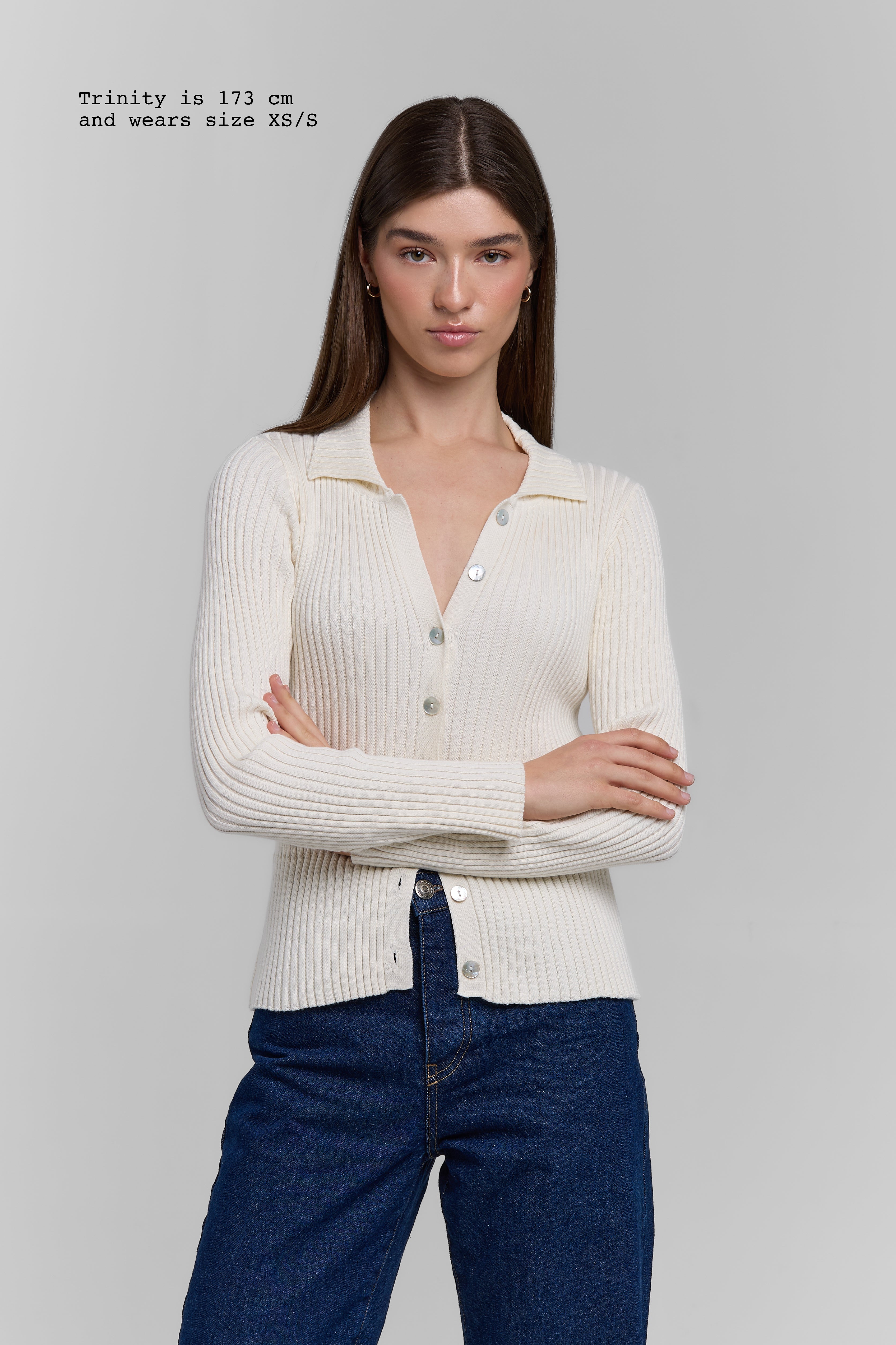 KNIT BUTTONED LONG SLEEVE TOP