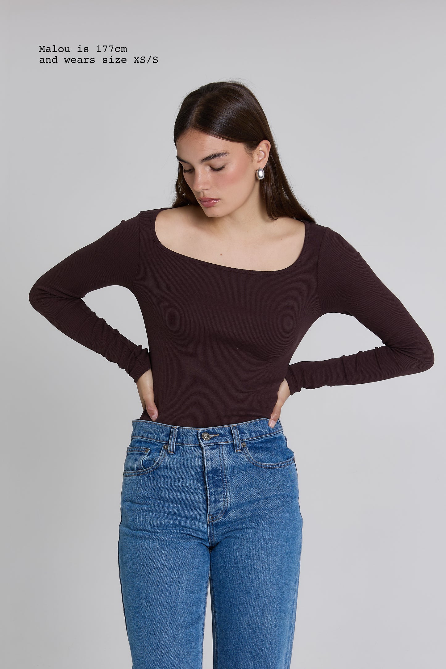 RIBBED LONG SLEEVE SQUARED TOP