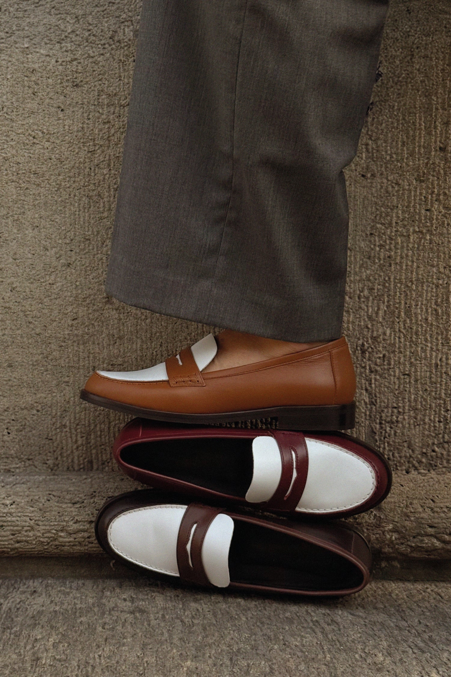 BI-COLOR LOAFERS